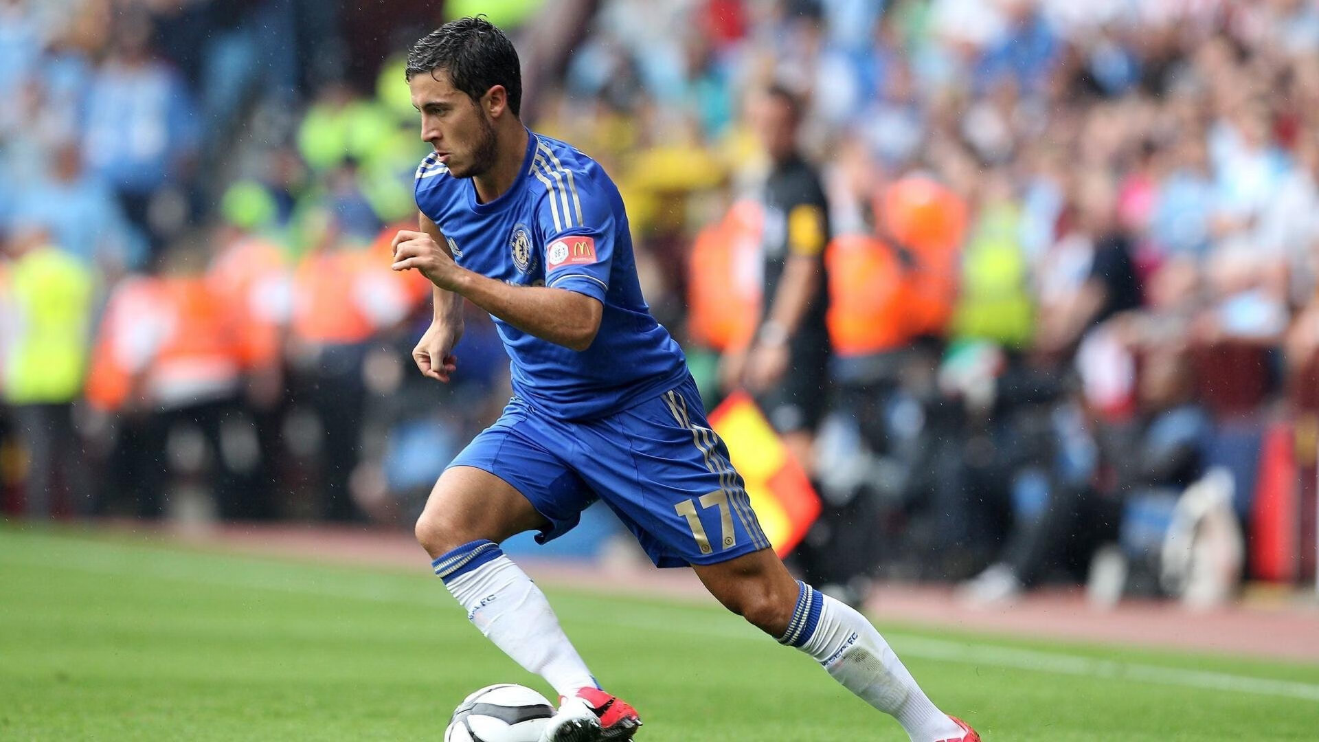 雄鹿前途光明!,莱万多夫斯基新星比赛局势复杂表现突出热度持续攀升