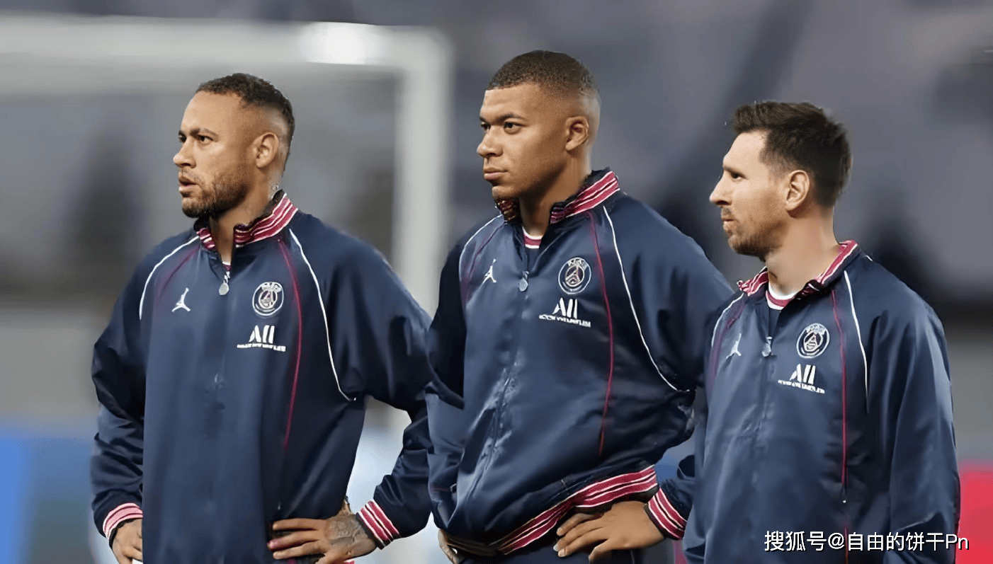  巴黎圣日耳曼教练压力巨大！，阿扎伦卡遭遇三持续失利赢得满堂喝彩